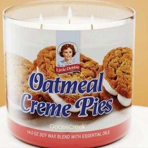 Little Debbie Oatmeal Cream Pies 14.5 oz 3-wick Candle